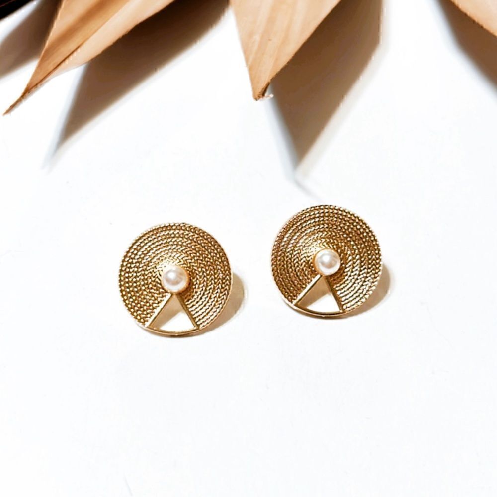pearl geo stud earrings H174